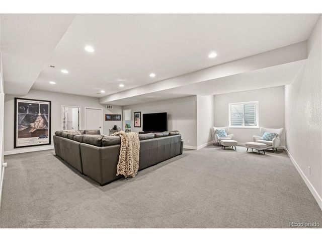 6106 W Keene Ave, Lakewood, CO 80235