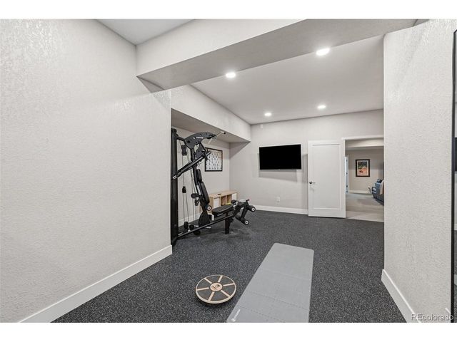 6106 W Keene Ave, Lakewood, CO 80235