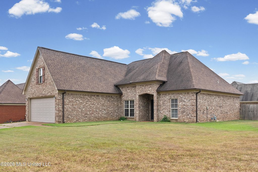 900 Falcon Street, Senatobia, MS 38668 — photo 2