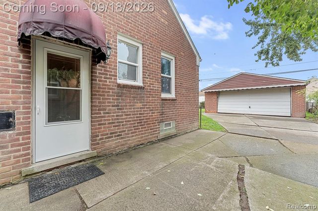 1790 Riverbank Street, Lincoln Park, MI 48146