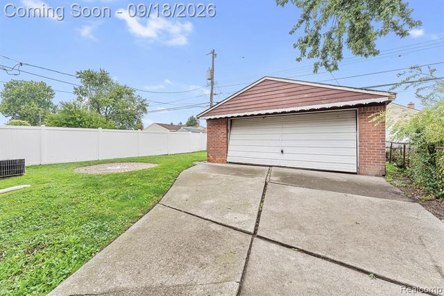 1790 Riverbank Street, Lincoln Park, MI 48146