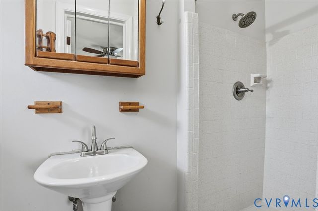 8421 Yolanda Rd, Henrico, VA 23229