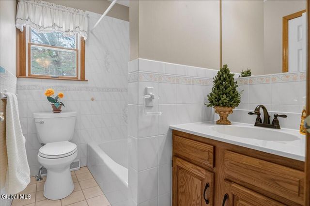 18 State Route 9P, Malta, NY 12020