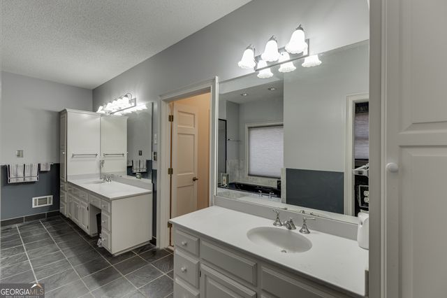 525 Cooper Road, Loganville, GA 30052