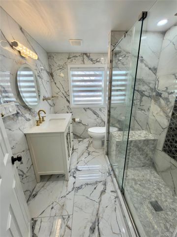 684 Dorothea Lane, Elmont, NY 11003