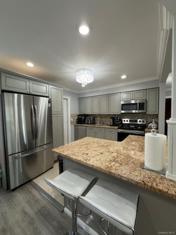 684 Dorothea Lane, Elmont, NY 11003