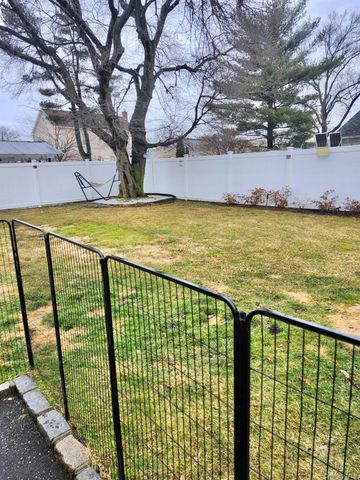 684 Dorothea Lane, Elmont, NY 11003