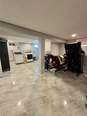 684 Dorothea Lane, Elmont, NY 11003