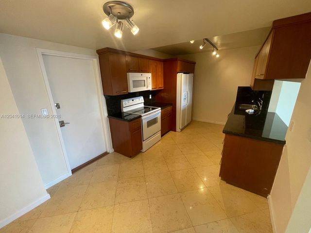 155 Ocean Lane Drive 811, Key Biscayne, FL 33149