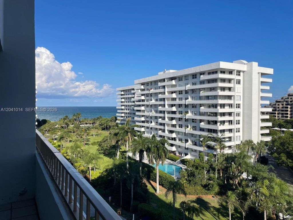 155 Ocean Lane Drive 811, Key Biscayne, FL 33149