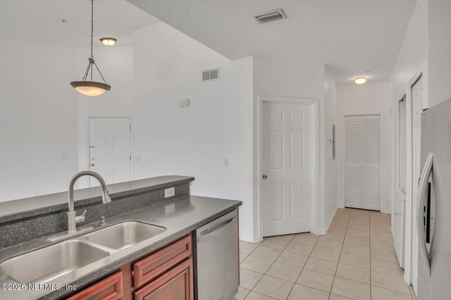 8227 LOBSTER BAY Court 303, Jacksonville, FL 32256