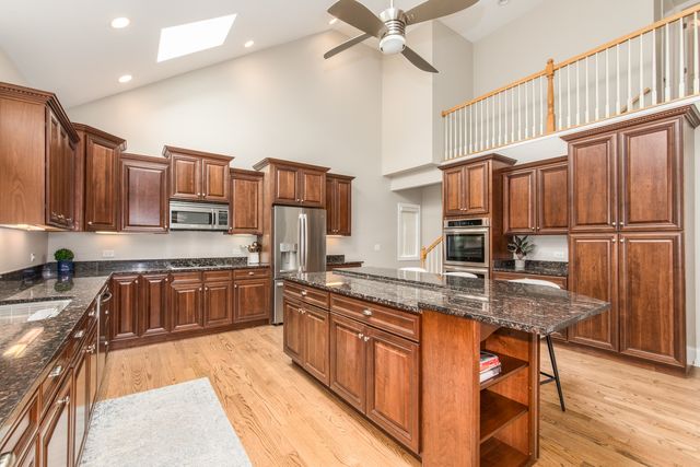 4736 DEVON Avenue, Lisle, IL 60532