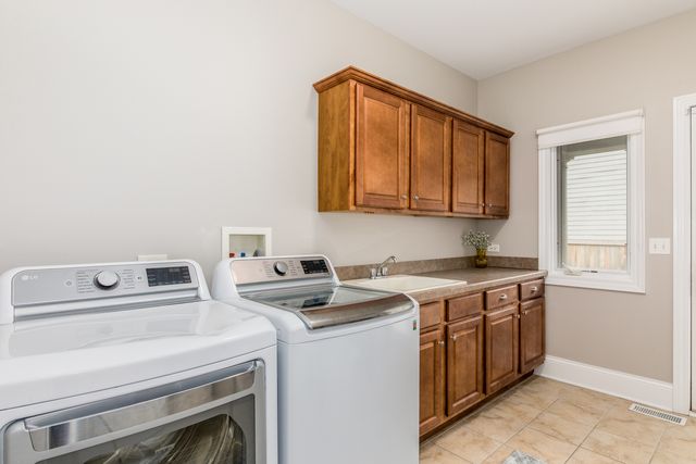 4736 DEVON Avenue, Lisle, IL 60532
