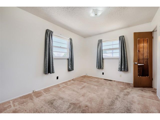 2032 Ridgewood Ln, Pueblo, CO 81005
