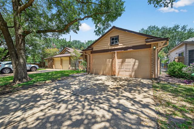 7772 Park Falls Drive, Houston, TX 77095