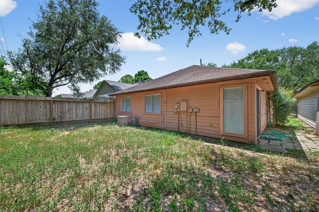 7772 Park Falls Drive, Houston, TX 77095