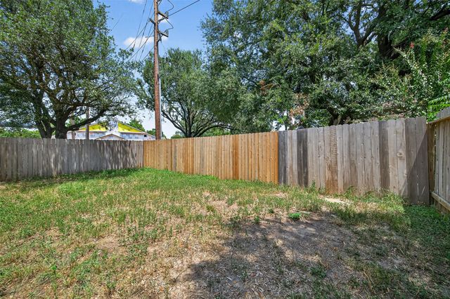 7772 Park Falls Drive, Houston, TX 77095