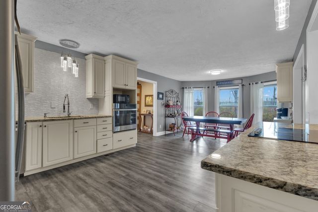 135 Anna Lane, Fayetteville, GA 30215