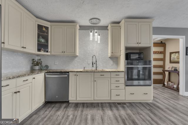 135 Anna Lane, Fayetteville, GA 30215