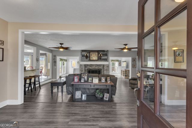 135 Anna Lane, Fayetteville, GA 30215