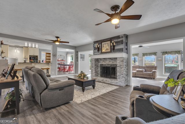 135 Anna Lane, Fayetteville, GA 30215