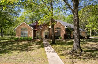 231 Oak Hill Drive, Powderly, TX 75473