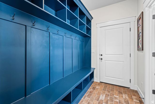 10858 S PORCINI DR, South Jordan, UT 84009