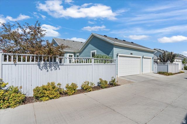 10858 S PORCINI DR, South Jordan, UT 84009