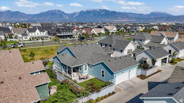 10858 S PORCINI DR, South Jordan, UT 84009