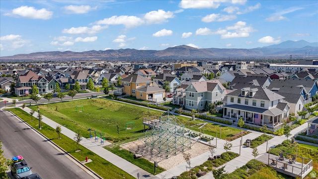 10858 S PORCINI DR, South Jordan, UT 84009