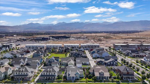 10858 S PORCINI DR, South Jordan, UT 84009