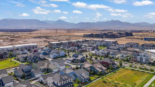 10858 S PORCINI DR, South Jordan, UT 84009