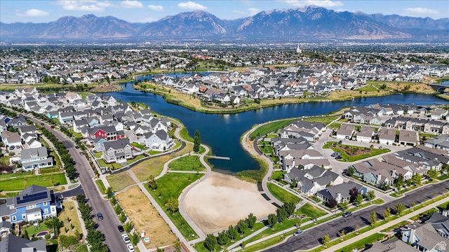 10858 S PORCINI DR, South Jordan, UT 84009