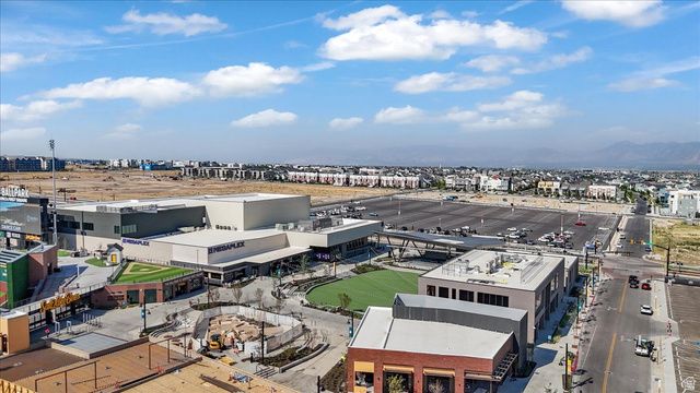 10858 S PORCINI DR, South Jordan, UT 84009