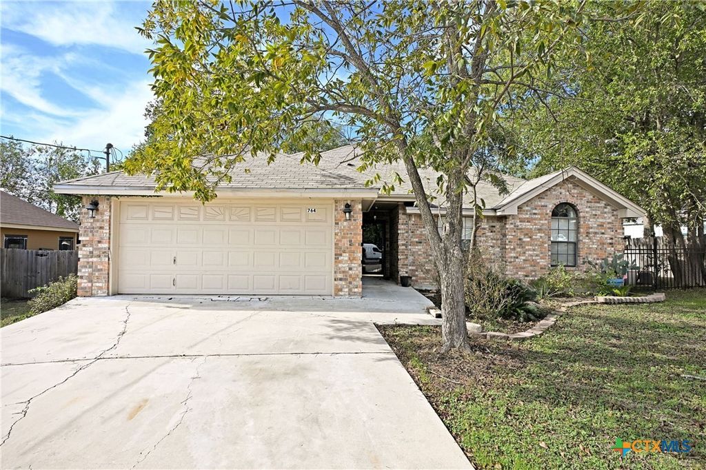 764 Vista Parkway, New Braunfels, TX 78130