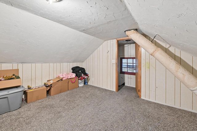 2200 S 84th STREET, West Allis, WI 53227
