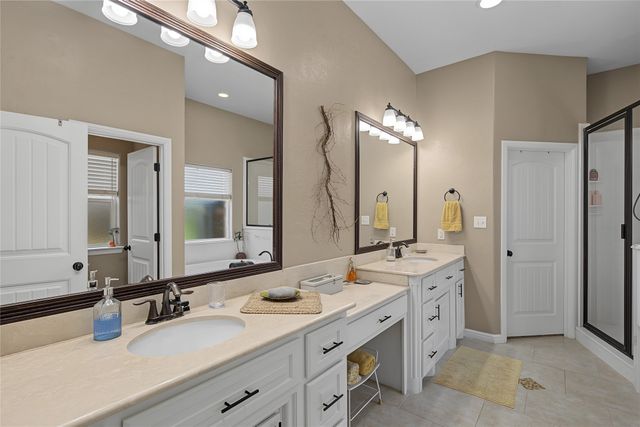 2821 Willow Ridge Circle, Granbury, TX 76049