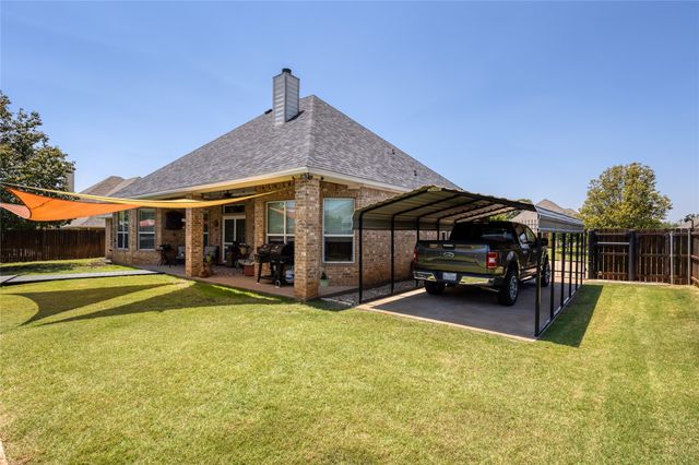 2821 Willow Ridge Circle, Granbury, TX 76049