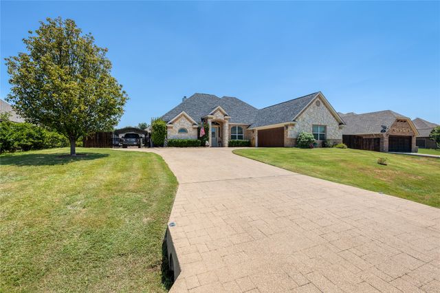 2821 Willow Ridge Circle, Granbury, TX 76049