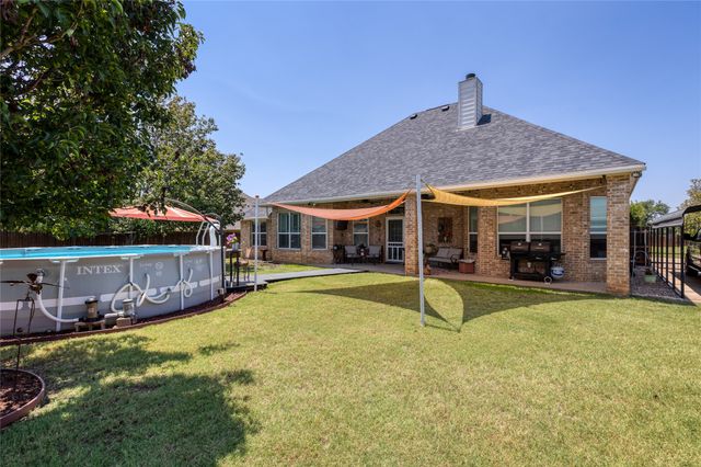 2821 Willow Ridge Circle, Granbury, TX 76049
