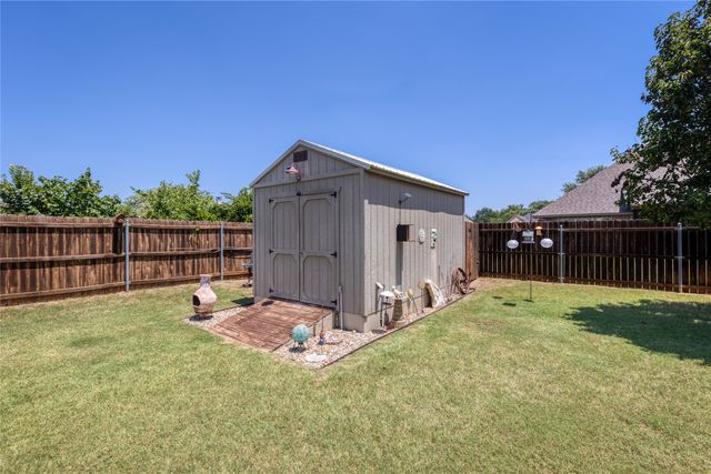 2821 Willow Ridge Circle, Granbury, TX 76049