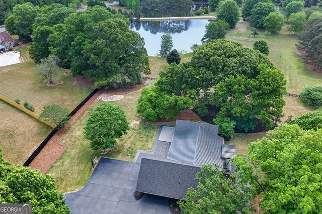 1027 Fischer Road, Sharpsburg, GA 30277