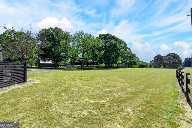 1027 Fischer Road, Sharpsburg, GA 30277