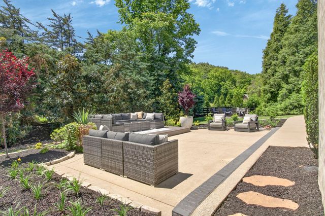 4909 Buds Farm Ln, Franklin, TN 37064
