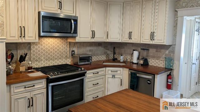 5 Northside Avenue, South River, NJ 08882