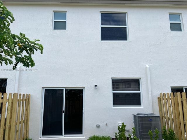 12235 NW 23rd Path, Miami, FL 33167