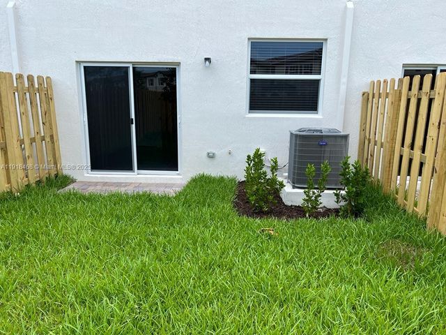 12235 NW 23rd Path, Miami, FL 33167