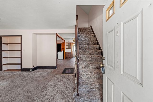 6 Cottage Pl, Lowell, MA 01852