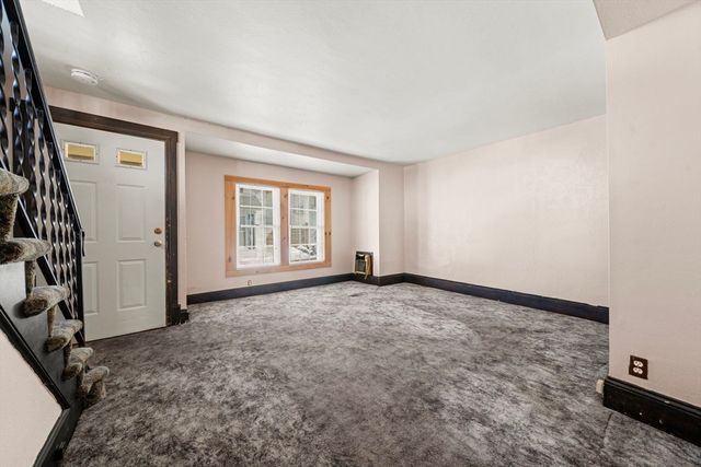 6 Cottage Pl, Lowell, MA 01852