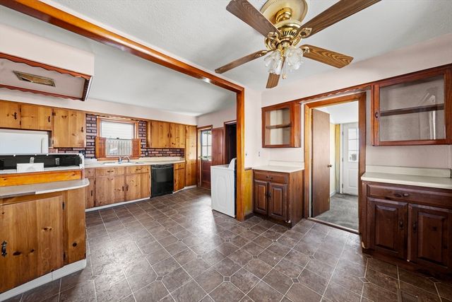 6 Cottage Pl, Lowell, MA 01852